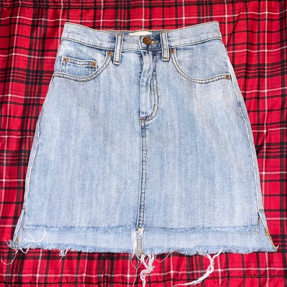 Aritzia Wilfred Light Denim Skirt - Picture 2 of 6